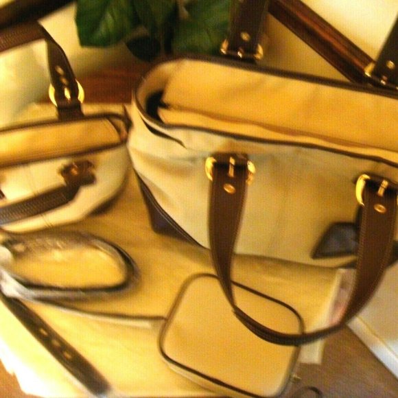 NWOT Simply Go NYLON Tote Shoulder Bag, Purse, Make Up Bag Brown/Tan - Picture 7 of 11